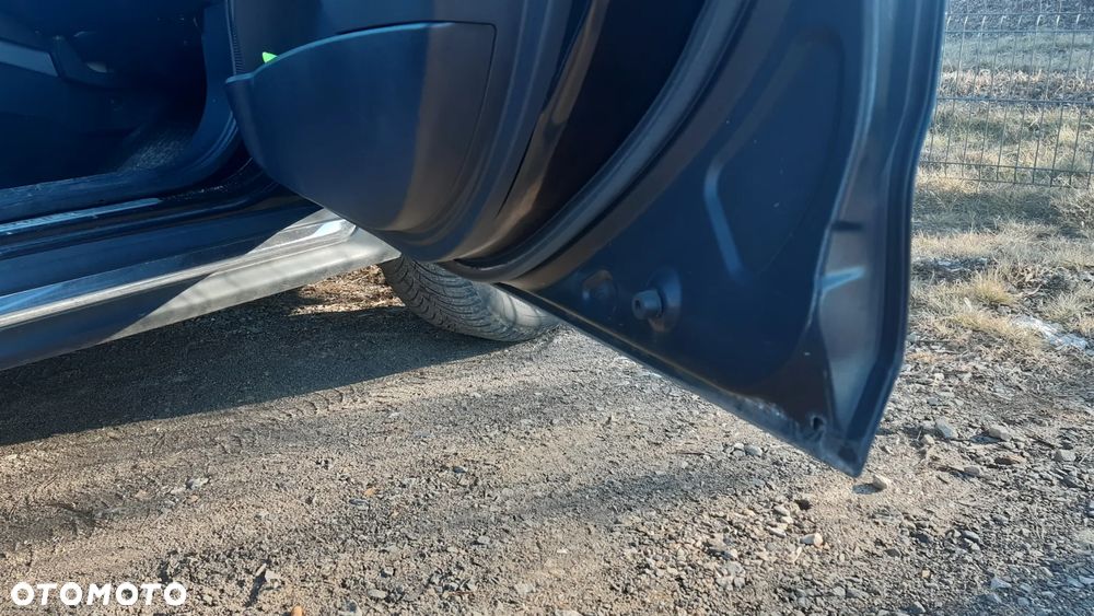 Mitsubishi Outlander 2.0 DID Intense + - 17