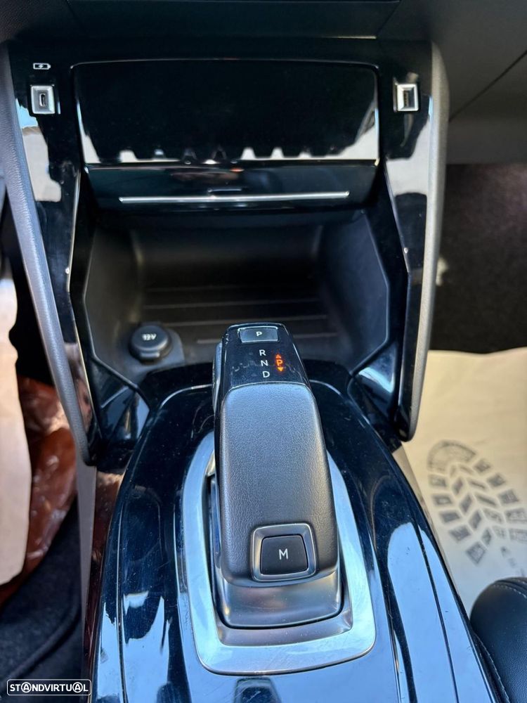 Peugeot 208 1.2 PureTech GT Line EAT8 - 18