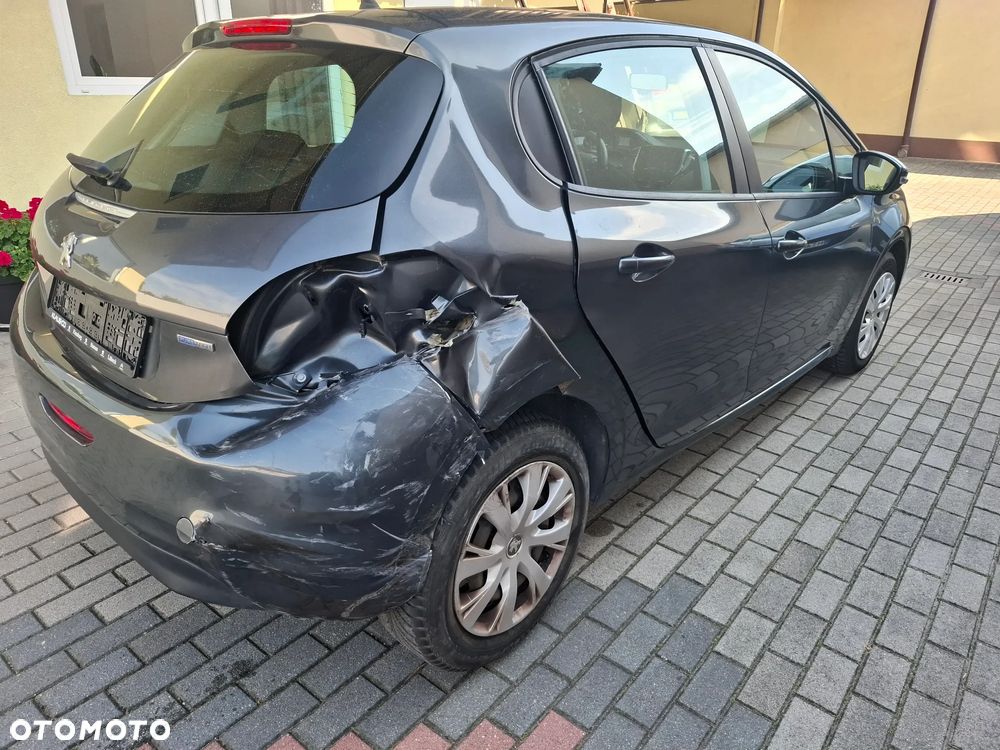 Peugeot 208 - 4
