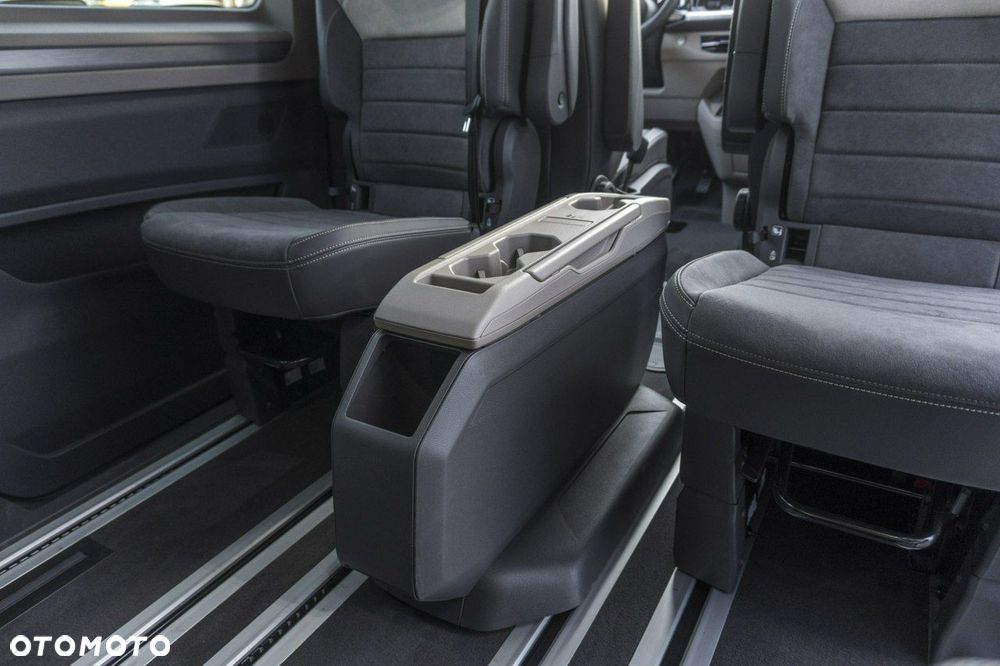 Volkswagen Multivan - 23
