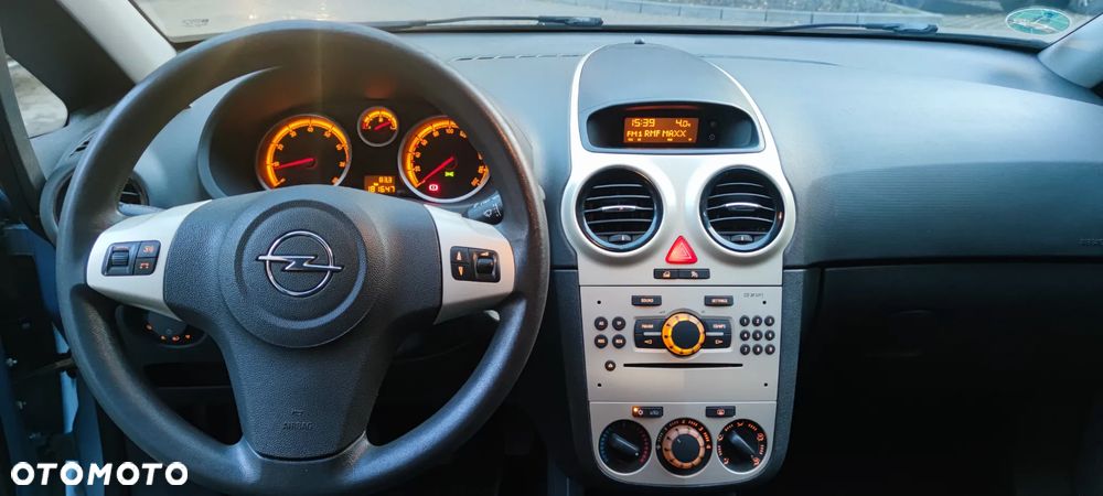 Opel Corsa 1.4 16V Cosmo - 18