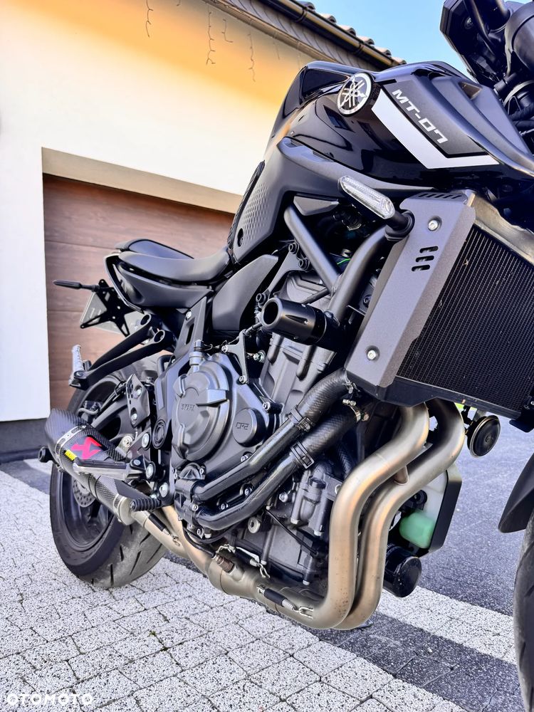 Yamaha MT - 27