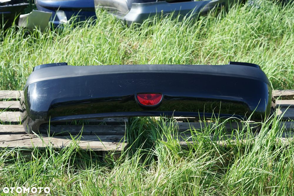 Zderzak tył tylny Kia Rio II Czarny