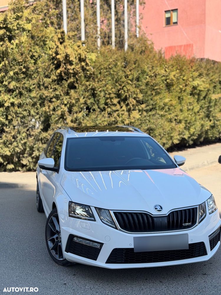 Skoda Octavia 2.0 TDI DSG RS - 8