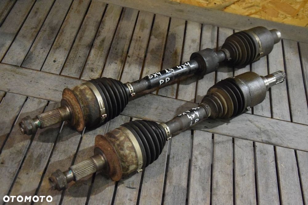 Suzuki SX4 / Fiat Sedici 4x4 1.9 DDIS Półoś przednia prawa lewa 4x4