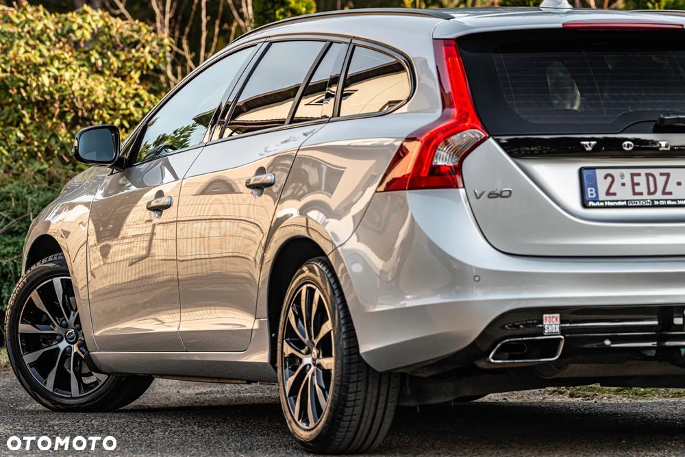 Volvo V60 D2 Geartronic Momentum - 16