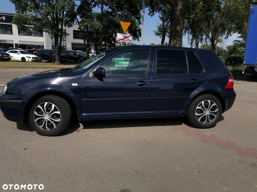 Volkswagen Golf - 2