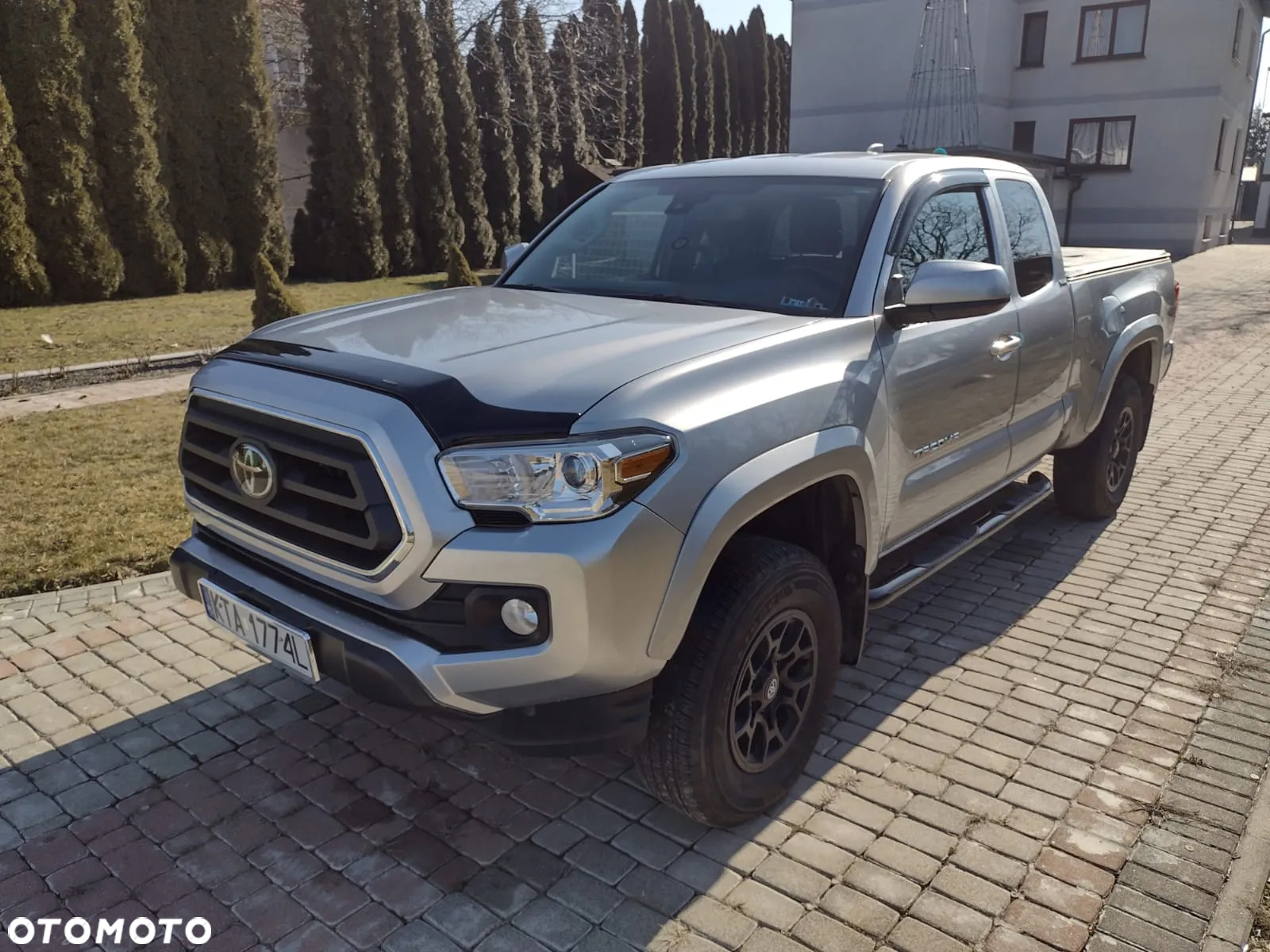 Toyota Tacoma - 2
