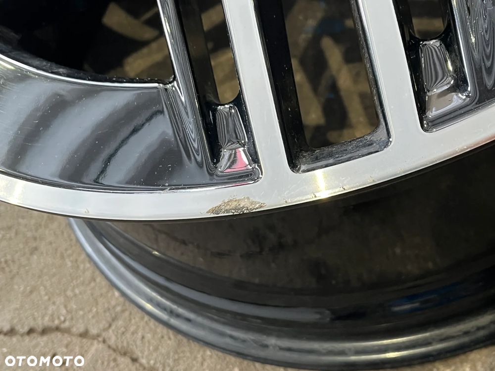 Mercedes V klasa Vito A4474018000 Felga 8J 19 ET 52 5x112 - 2