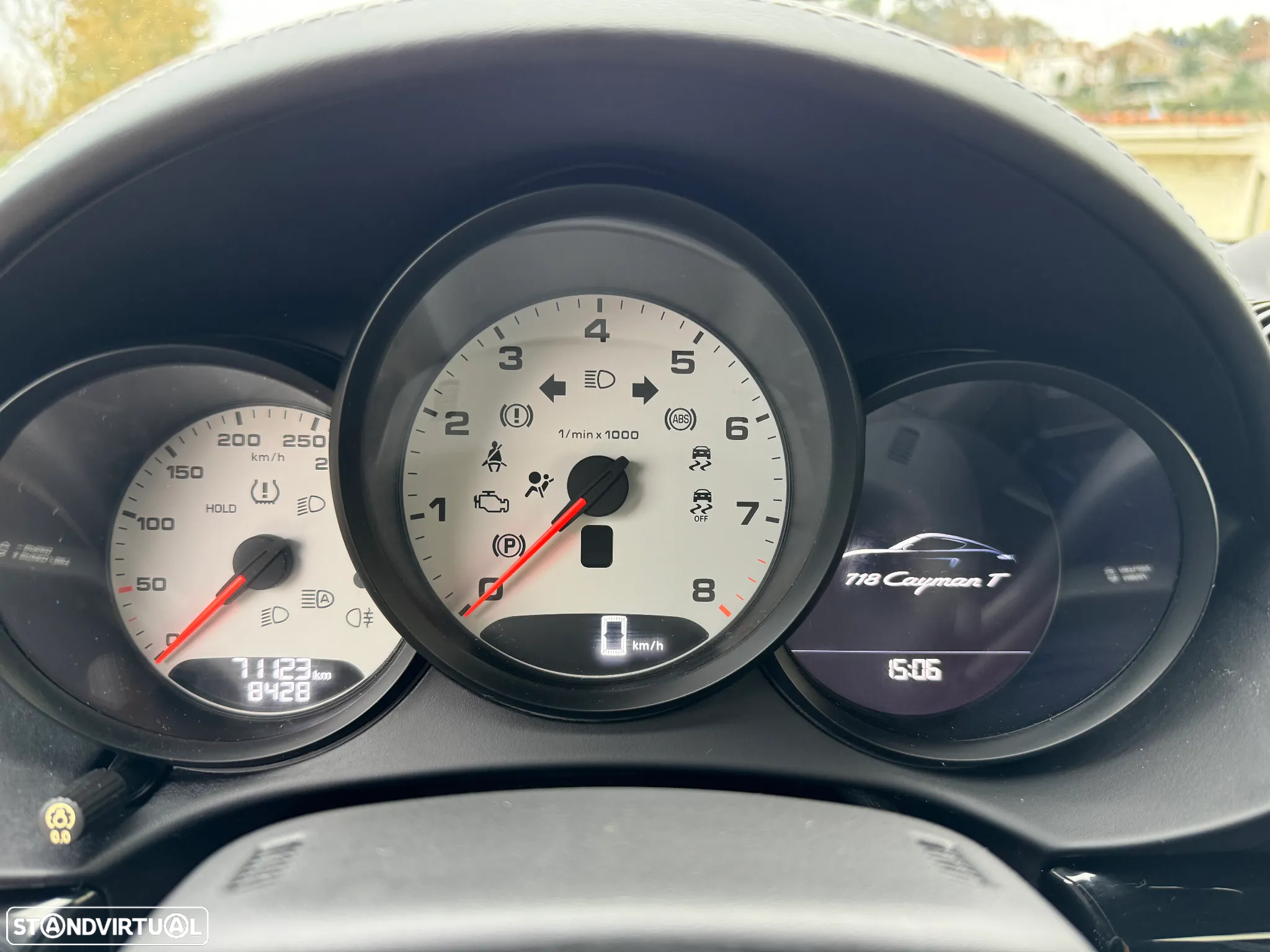 Porsche 718 Cayman T - 6