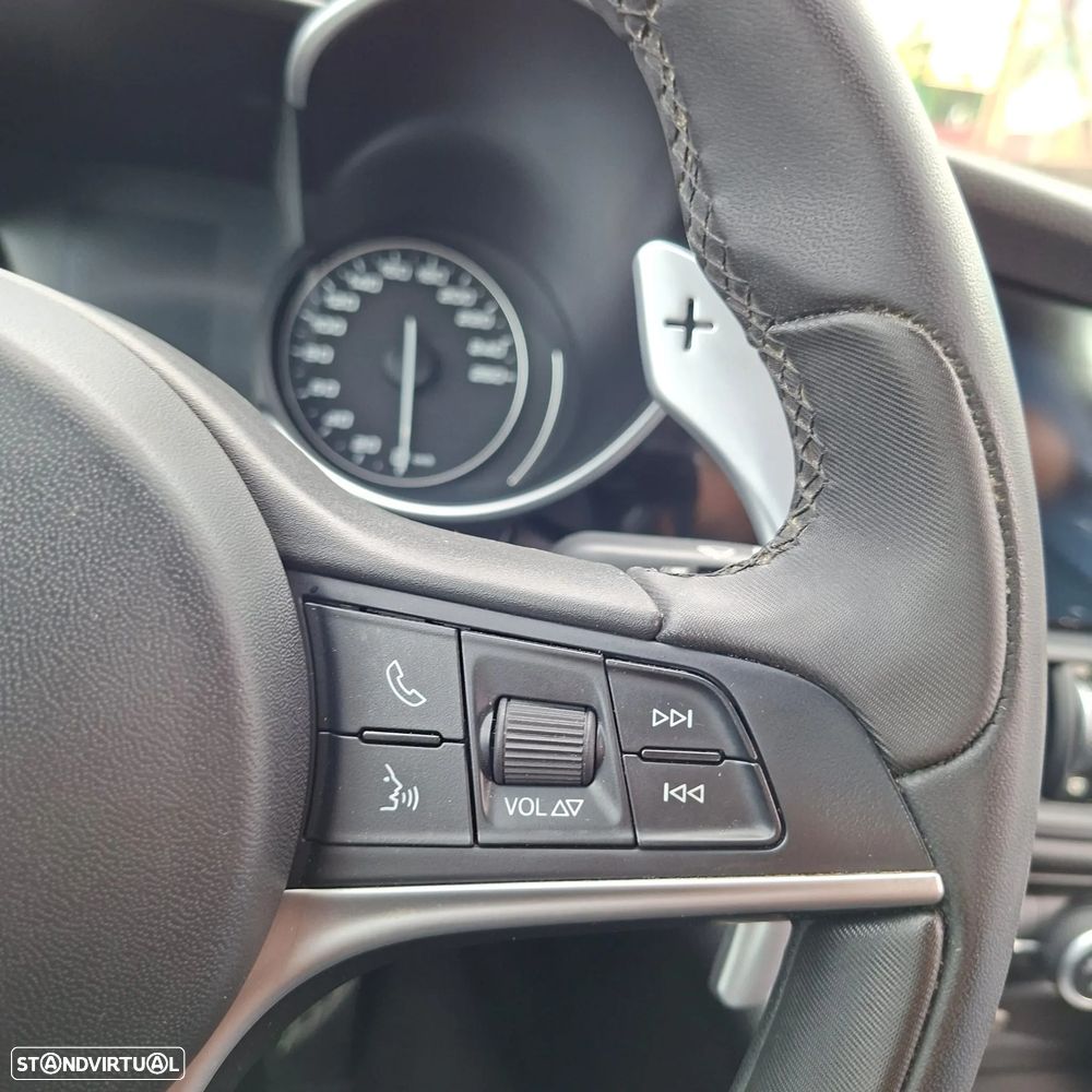 Alfa Romeo Giulia 2.2 D Super AT8 - 11