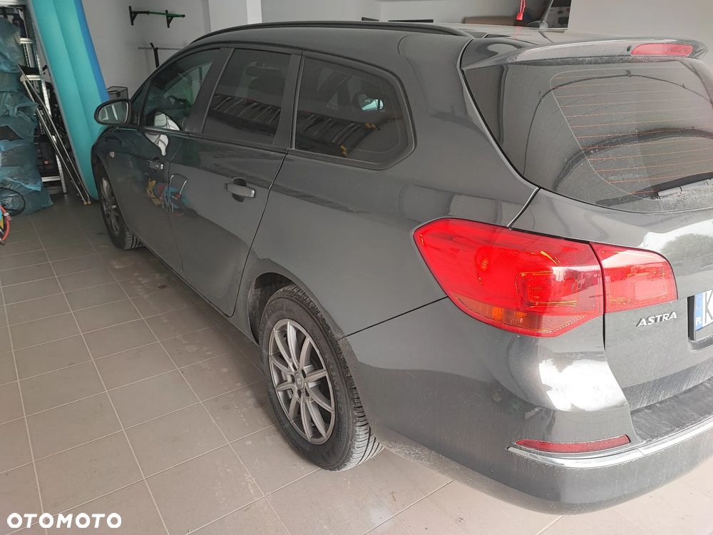 Opel Astra 1.6 Essentia - 2