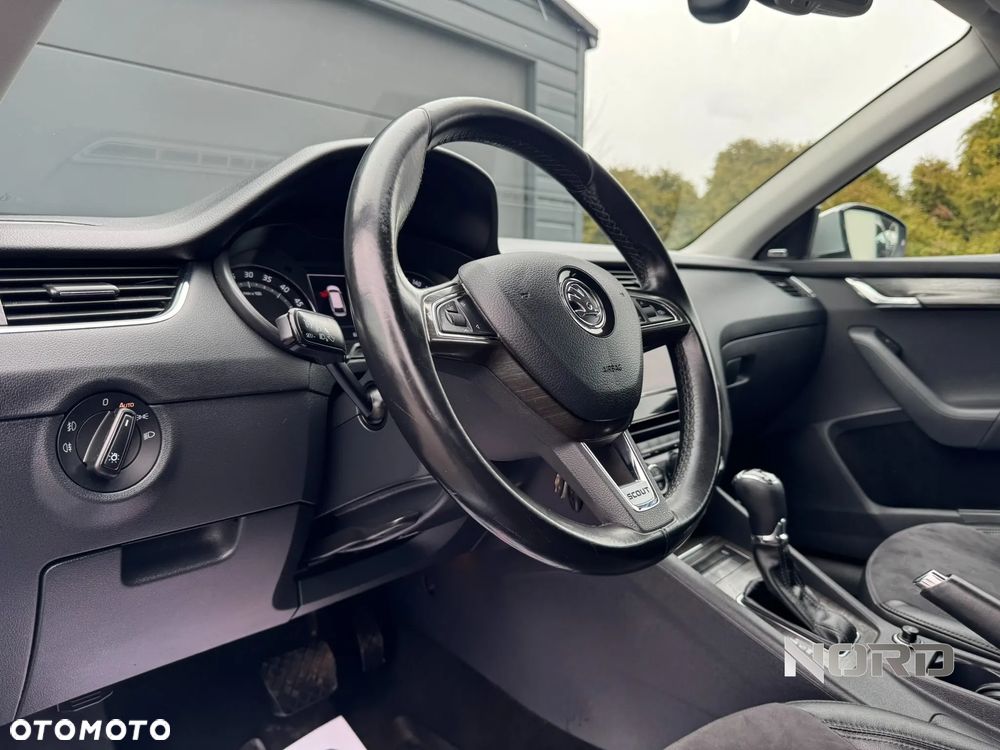 Skoda Octavia 2.0 TDI 4x4 DSG Scout - 17