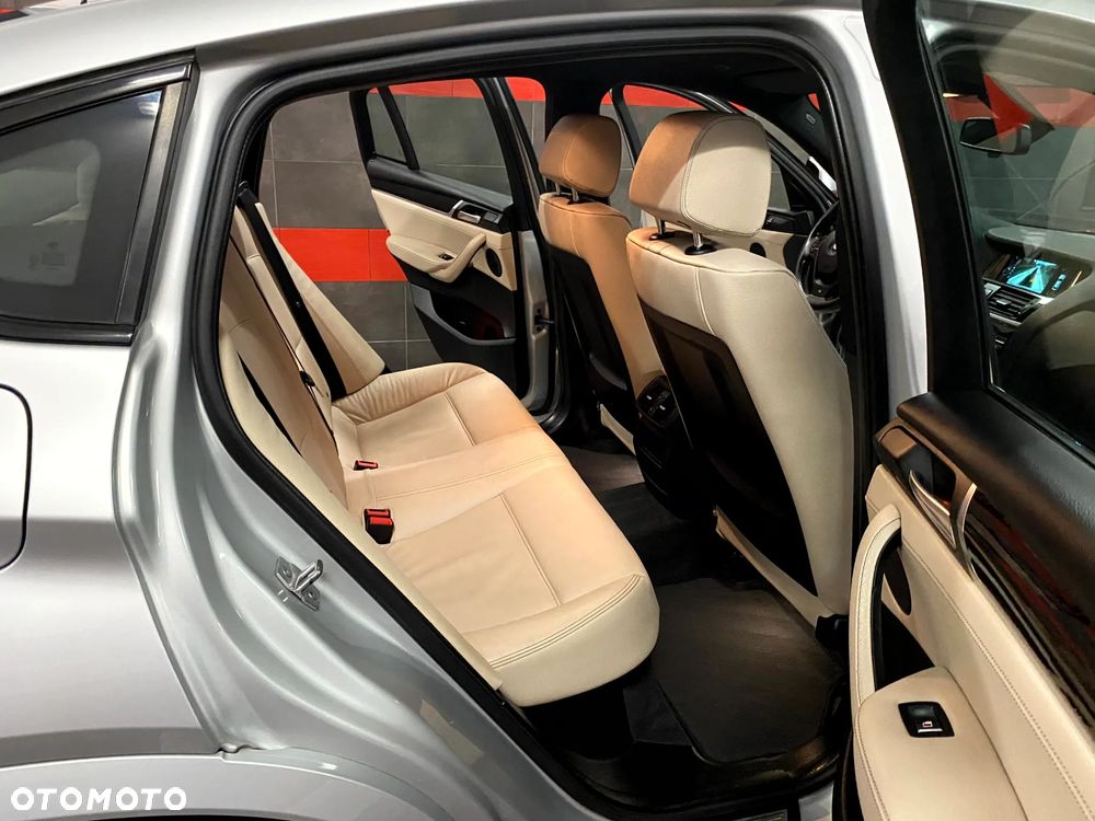 BMW X4 xDrive20d xLine - 27