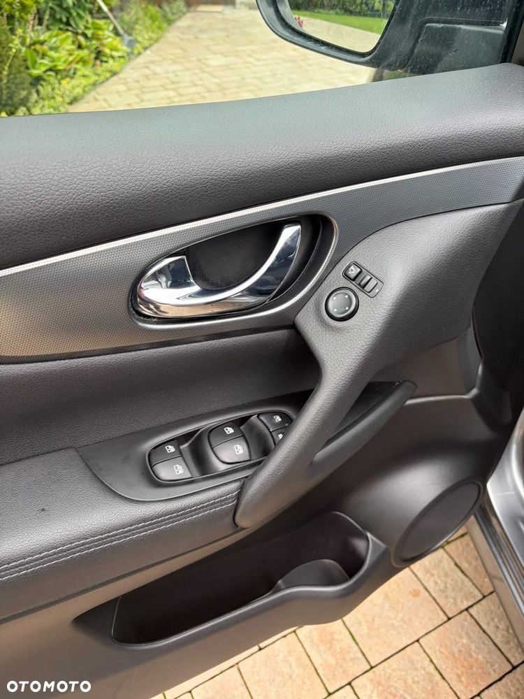Nissan Qashqai 1.3 DIG-T N-Connecta DCT - 14