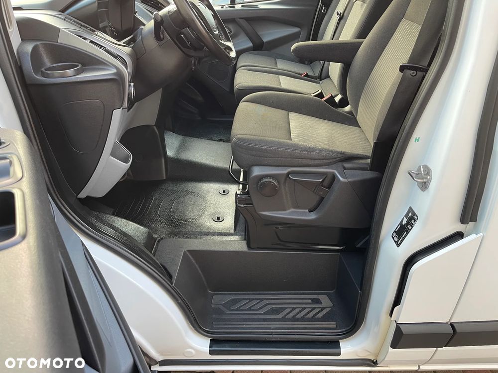 Ford Custom L2H1 - 21