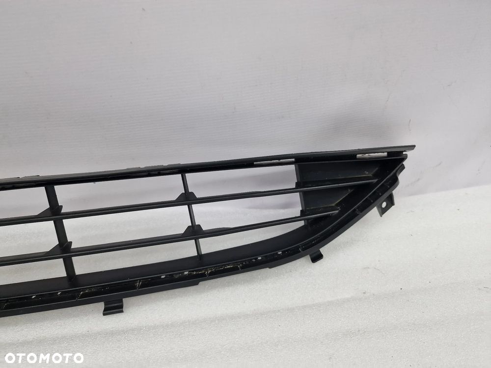 FORD FIESTA MK8 17- KRATKA ŚRODKOWA ZDERZAKA PRZEDNIEGO PRZÓD , NR H1BB-17K945-A1 , NR AUKCJI KR128 - 6