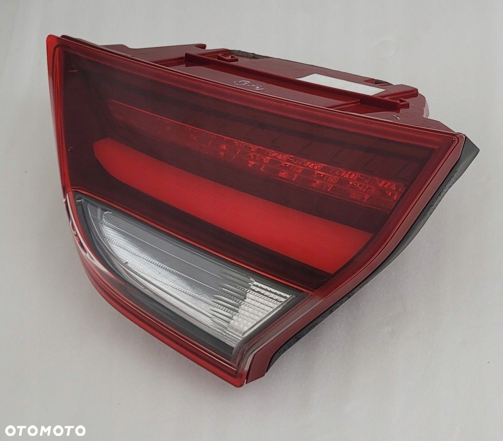 LAMPA PRAWA TYŁ TYLNA W KLAPĘ HYUNDAI i30 III FASTBACK 2016- LED E916873 - 4