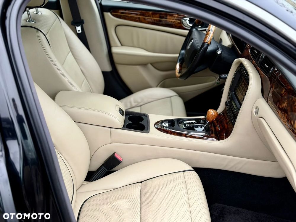 Jaguar XJ XJ8 4.2 Executive - 22