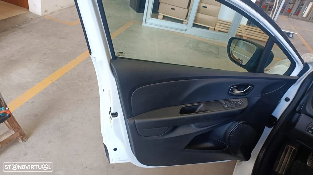 Renault CLIO 1.5 DCI - 13