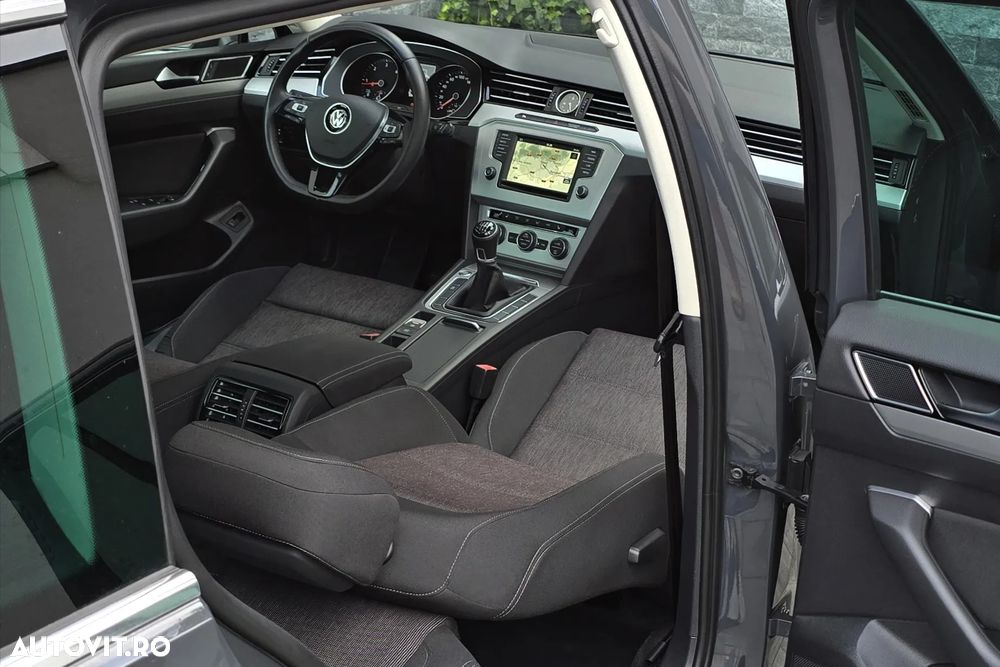 Volkswagen Passat 2.0 TDI (BlueMotion Technology) Comfortline - 23