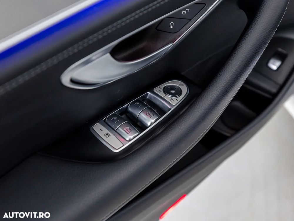 Mercedes-Benz E 300 de 9G-TRONIC AMG Line - 18