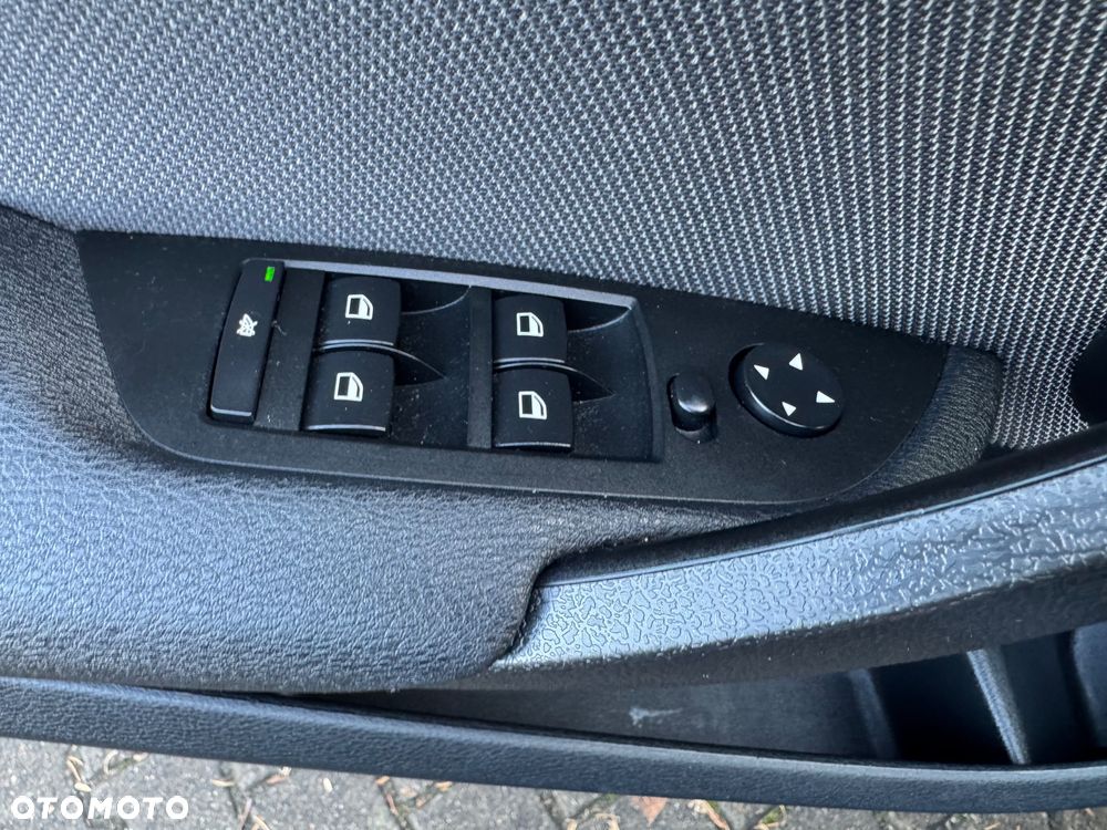 BMW X1 sDrive20d - 26