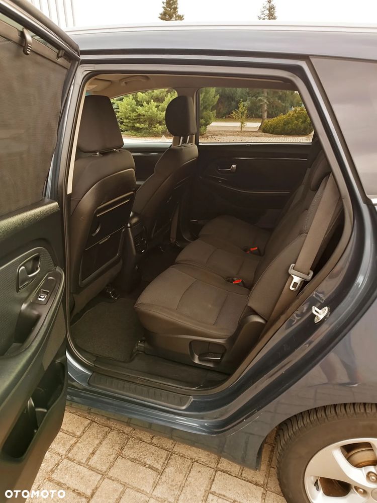 Kia Carens 1.6 GDI L 7os EU6 - 14