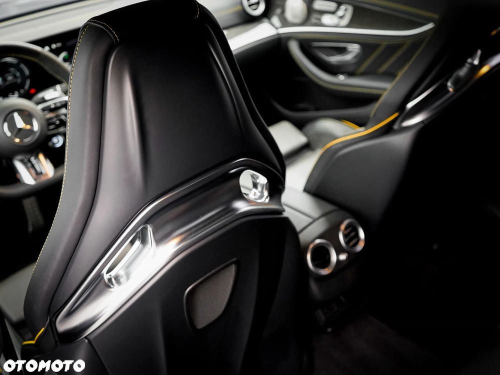 Mercedes-Benz Klasa E AMG 63 S 4Matic+ AMG Speedshift MCT-9G Final Edition - 34