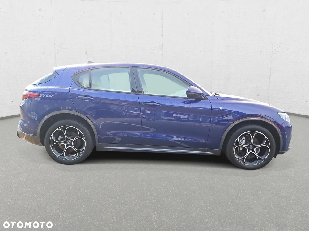 Alfa Romeo Stelvio - 5