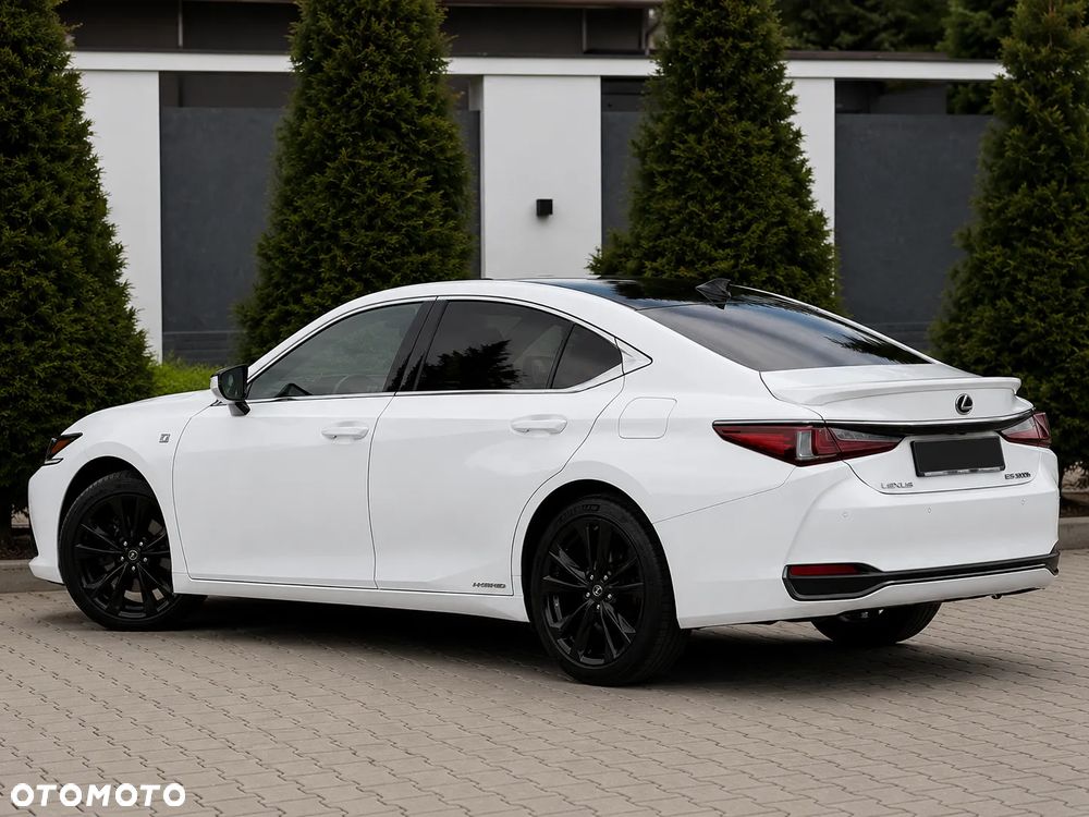 Lexus ES 300h F Sport - 8