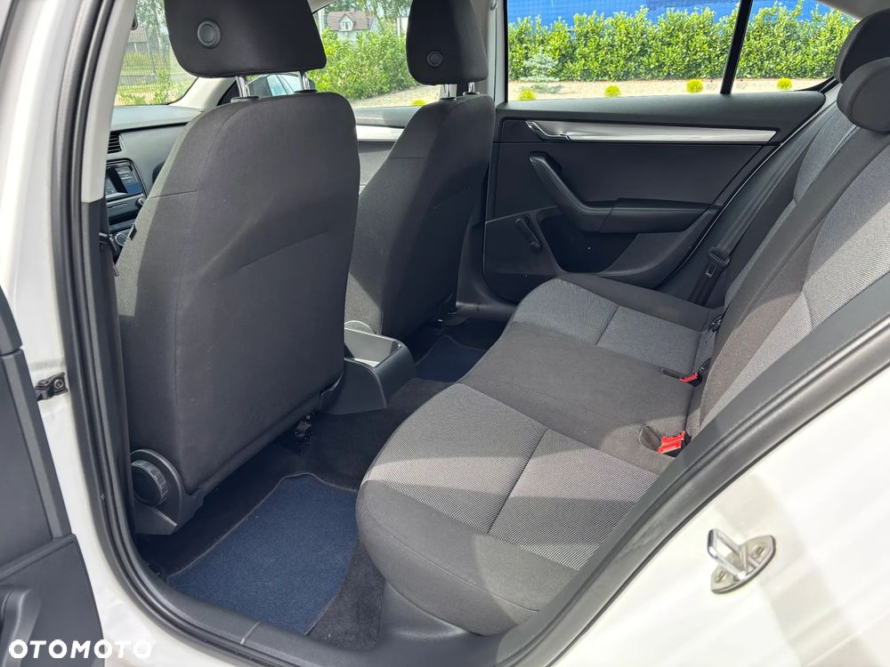 Skoda Octavia 1.6 TDI Elegance - 9