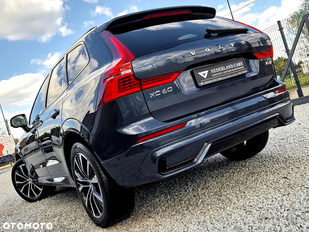 Volvo XC 60 B4 B Plus Dark - 31