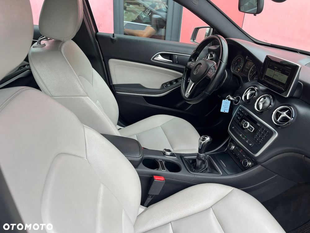 Mercedes-Benz Klasa A 180 (BlueEFFICIENCY) Urban - 21