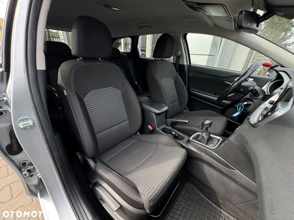 Kia Ceed 1.5 T-GDI M - 17