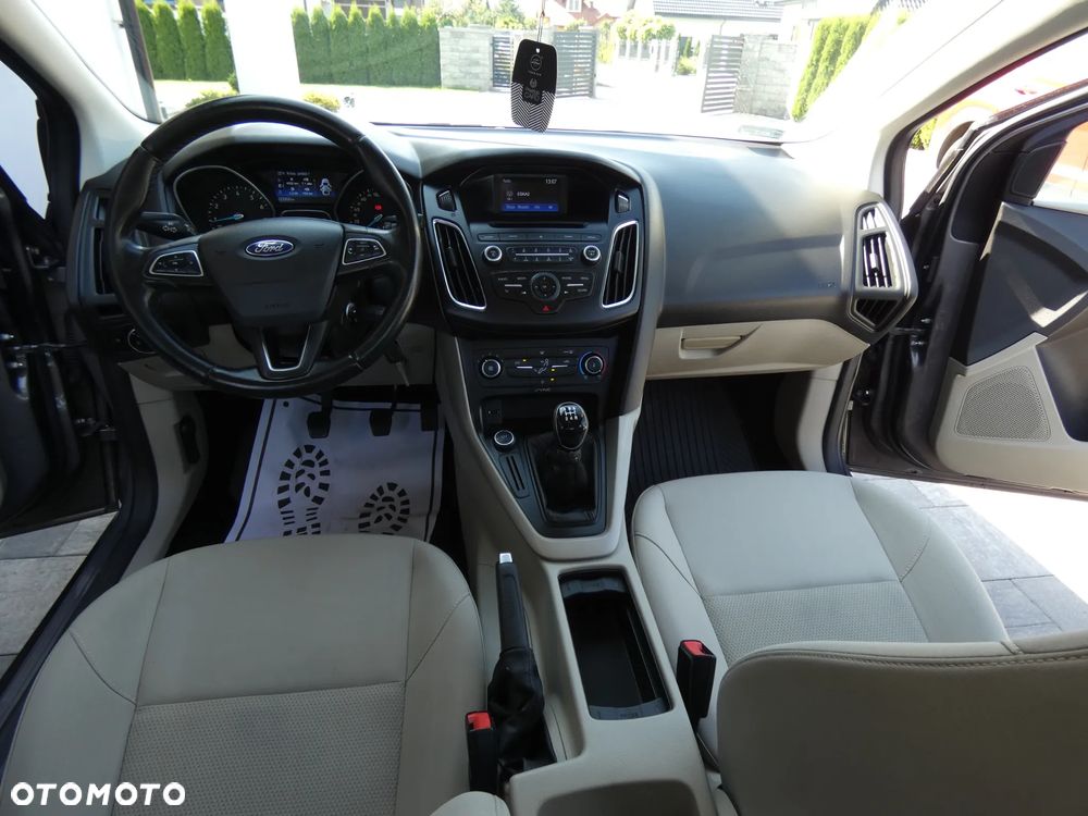Ford Focus 1.6 Trend - 27