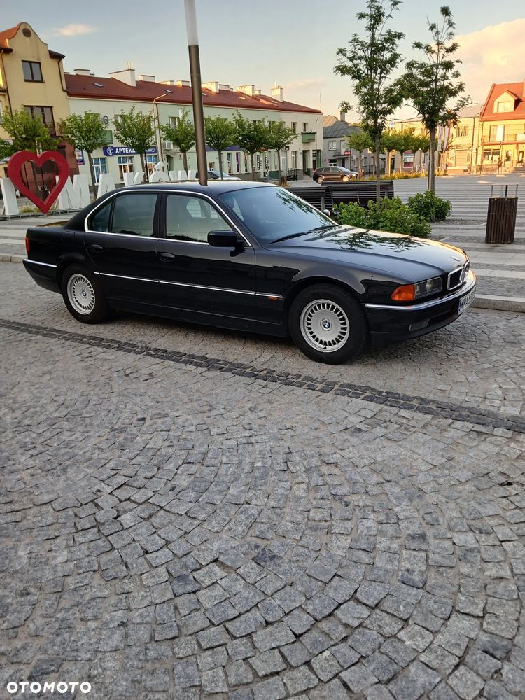 BMW Seria 7 728i L - 19