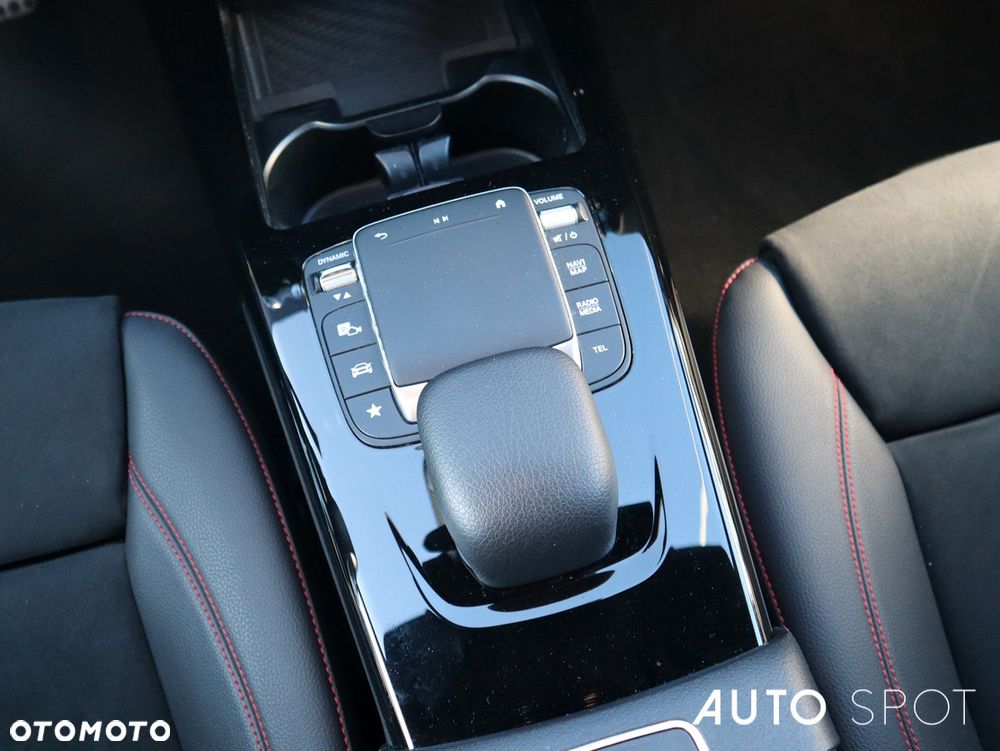 Mercedes-Benz CLA 250 4-Matic AMG Line 7G-DCT - 39