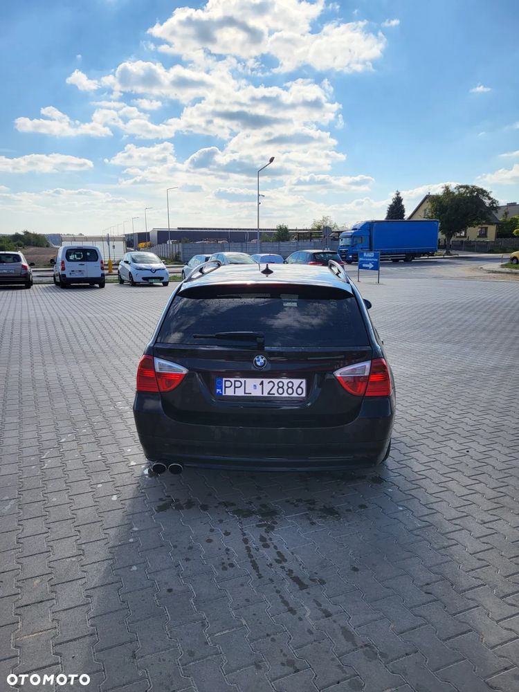 BMW Seria 3 318i - 4