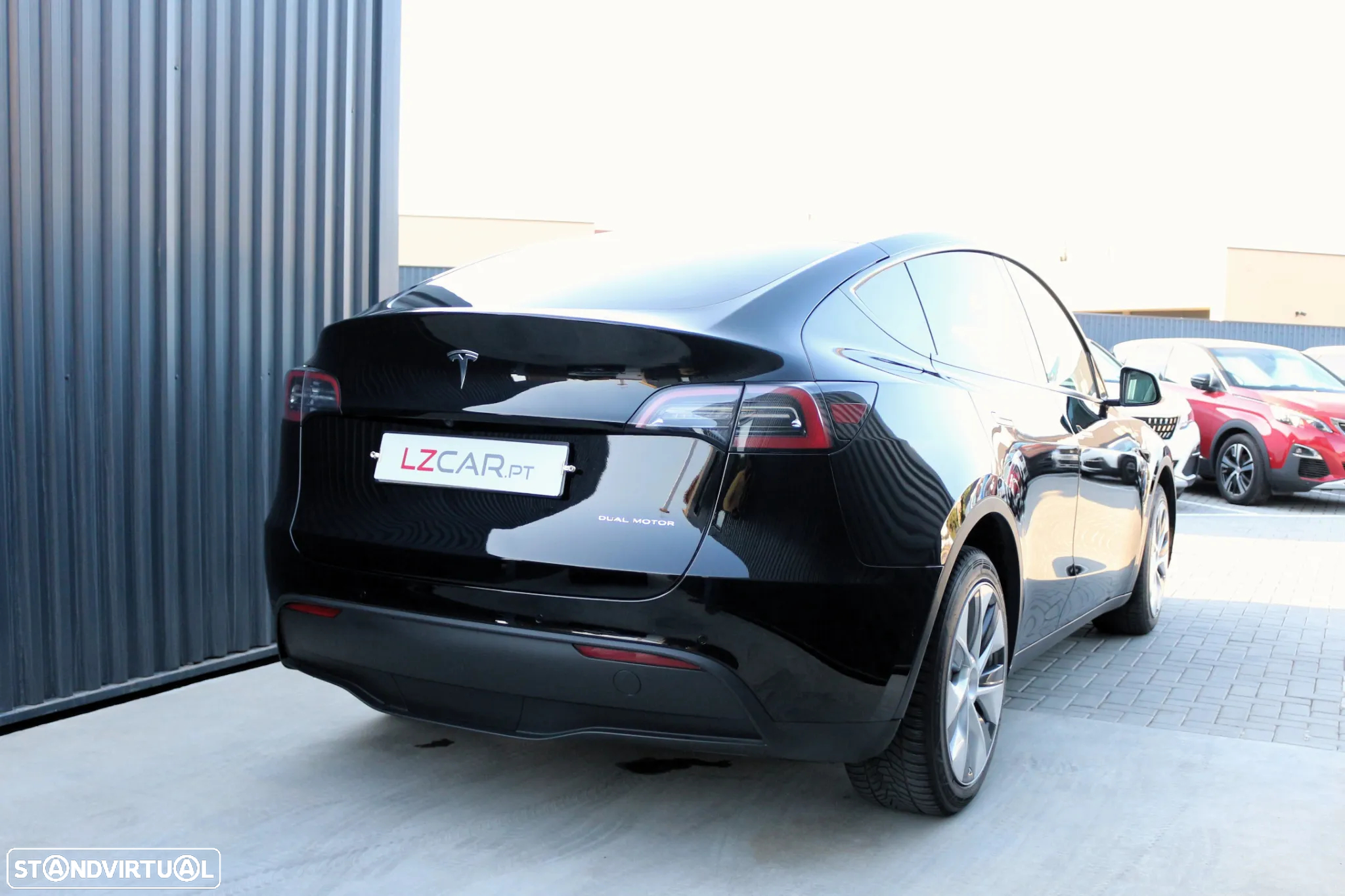Tesla Model Y Long Range Dual Motor AWD - 6