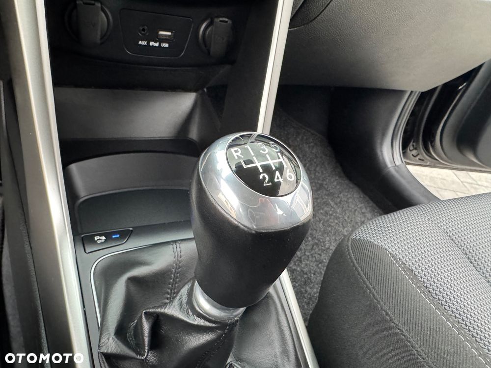 Hyundai i30 blue 1.4 YES Silver - 26