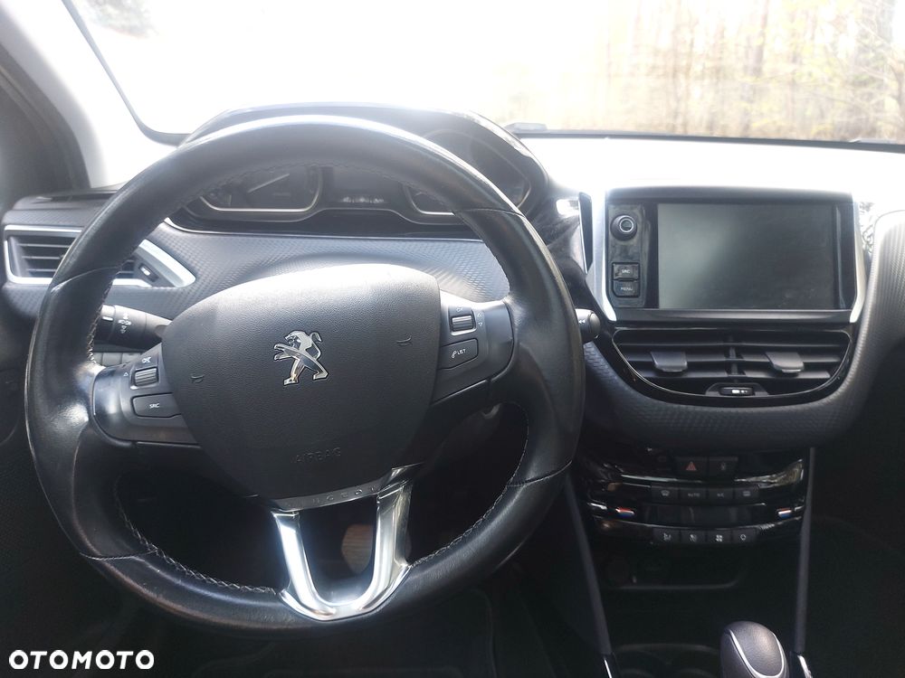 Peugeot 2008 1.2 Pure Tech Active S&S EAT6 - 5