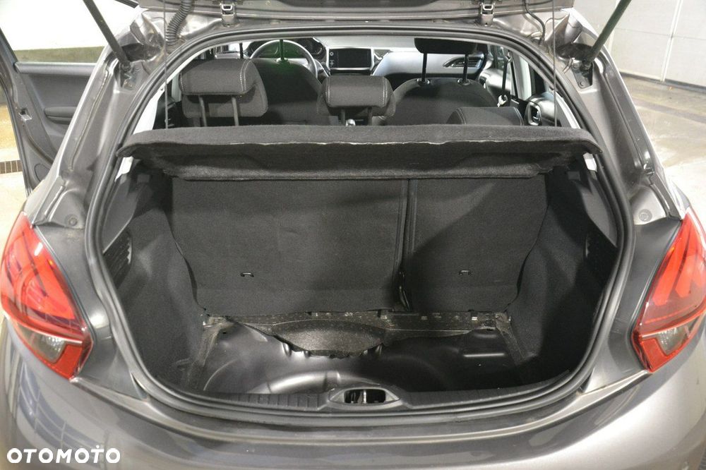 Peugeot 208 - 27