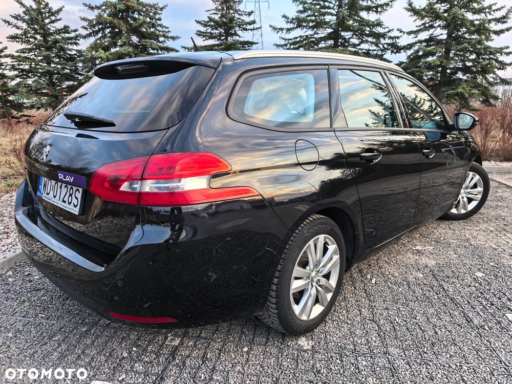 Peugeot 308 1.6 BlueHDi Allure S&S - 32