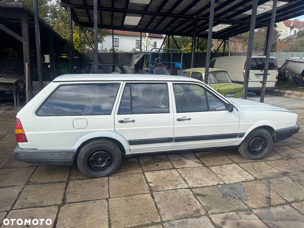 Volkswagen Passat - 4
