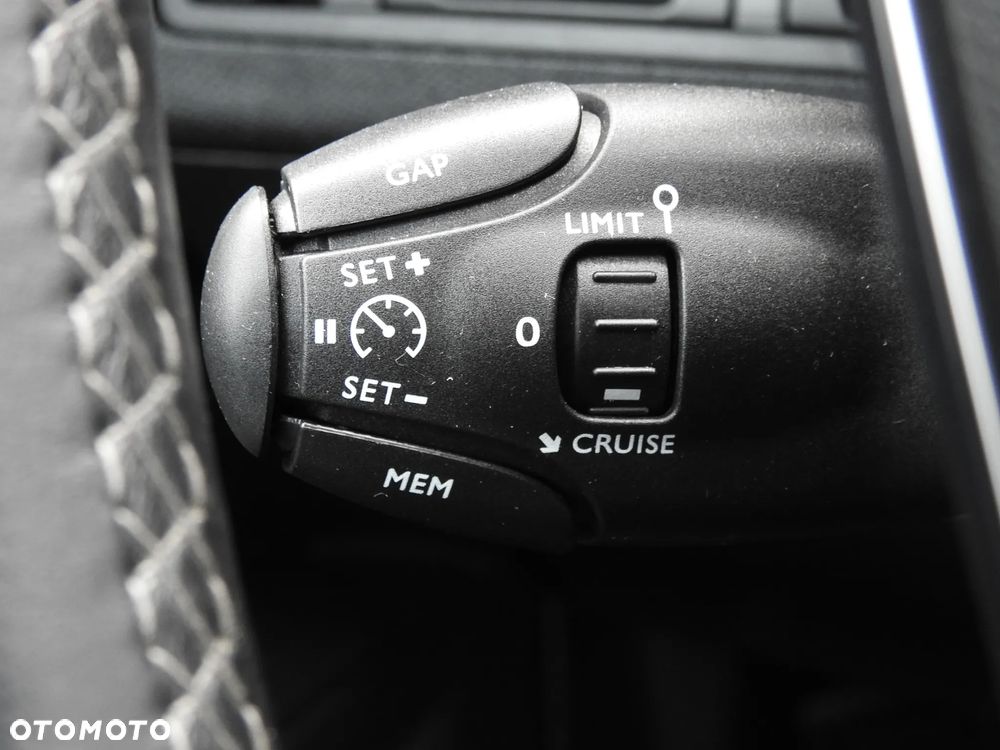 Peugeot 3008 BlueHDi 120 EAT6 Stop & Start Allure - 21