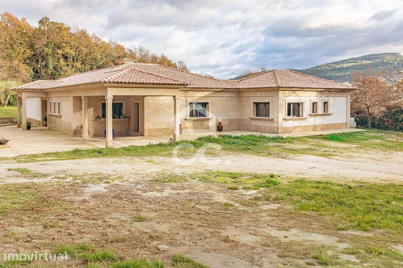 Moradia Térrea de Luxo com Cave | Conforto, Eficiência e Espaço Exteri - Grande imagem: 5/42