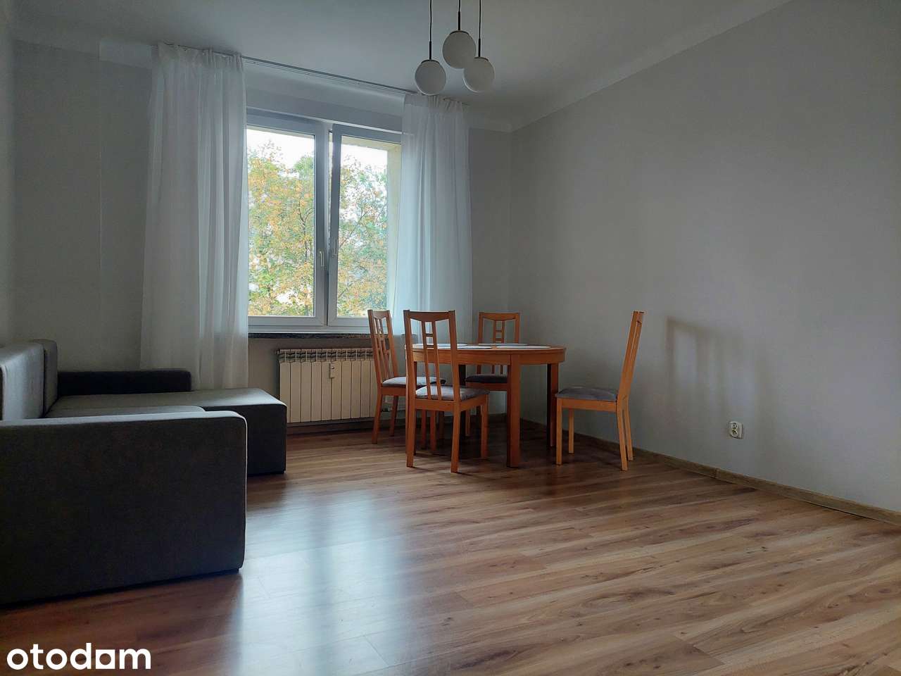 Rozkładowe 2 pok., z osobną widną kuchnią.