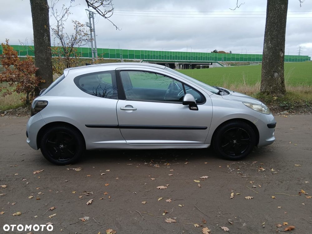 Peugeot 207 2007 photo 5