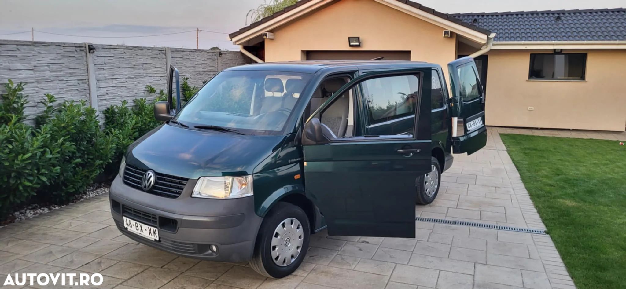 Volkswagen Transporter - 1